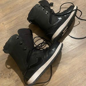 Nike snowboard shoes